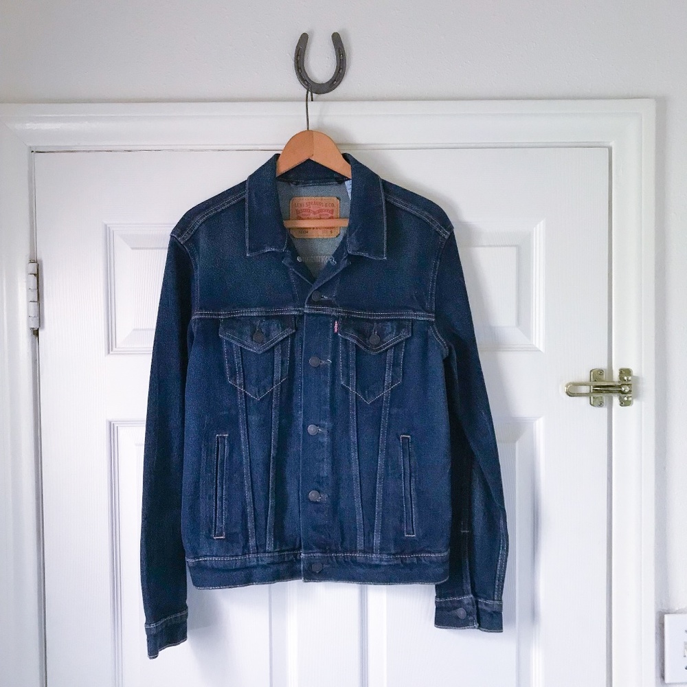 Levis dark denim classic Trucker Jacket Unisex sz. Small